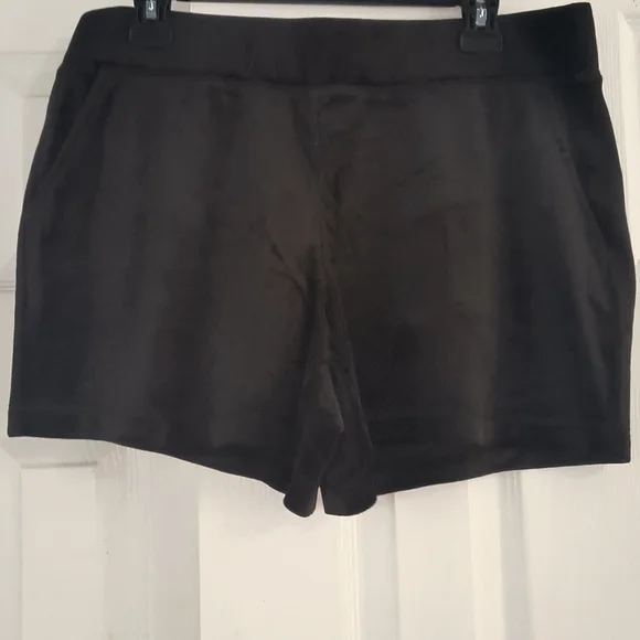 Juicy Couture Bling Velour Tracksuit Hoodie and Shorts Set NWT - Picture 6 of 8